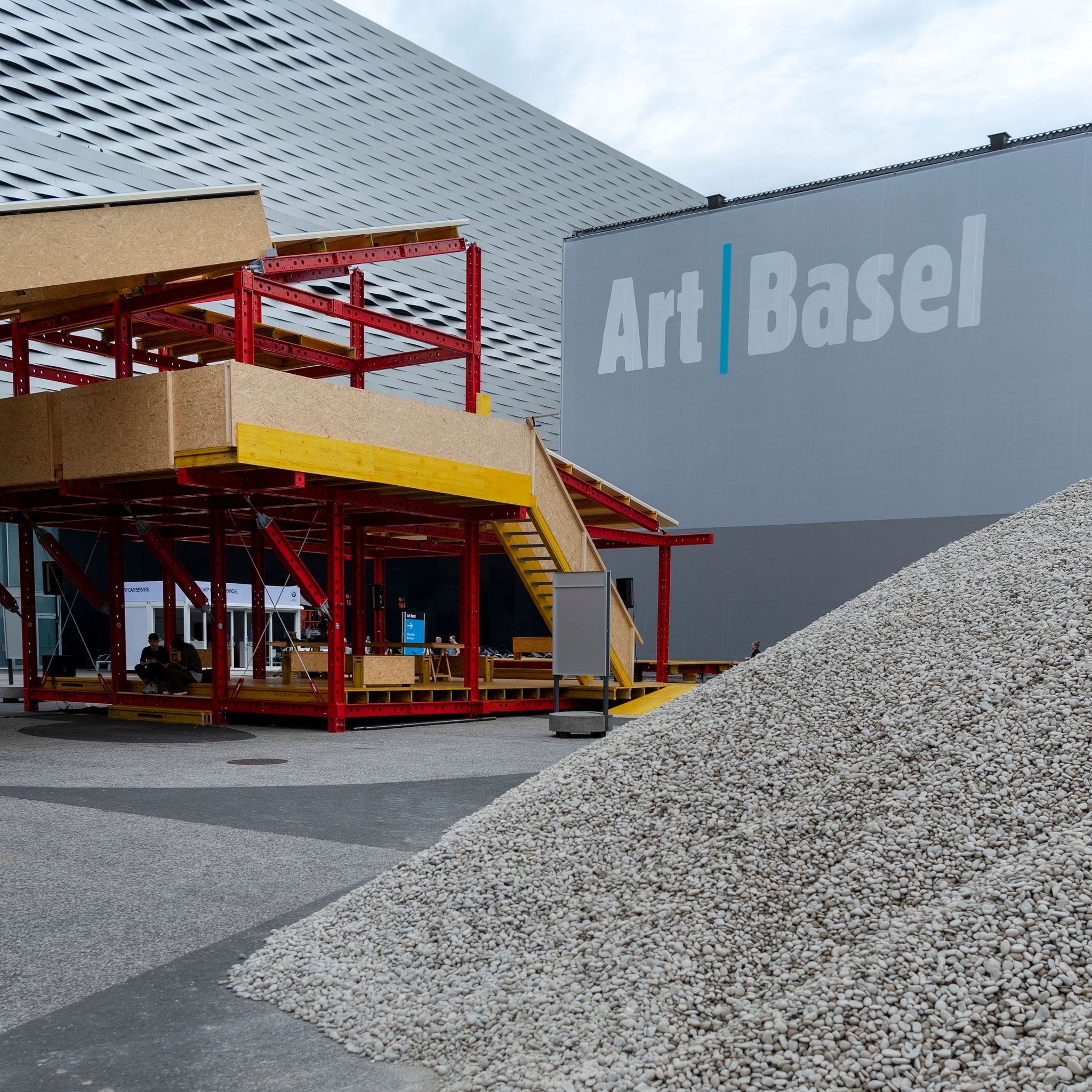 Art Basel startet mit Millionen-Verkäufen