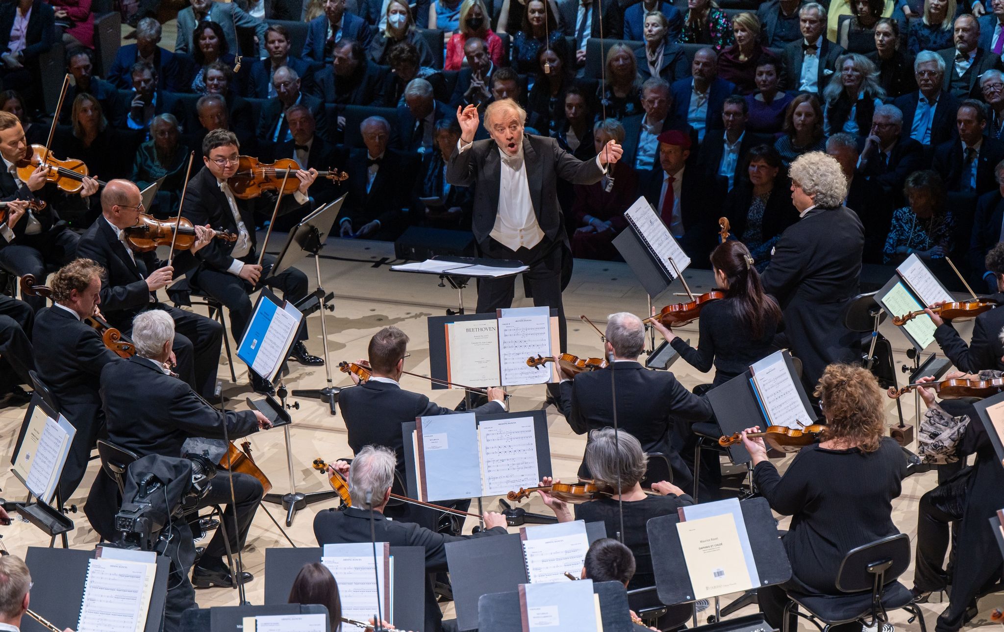 Neue Isarphilharmonie begeistert bei Eröffnung mit Akustik