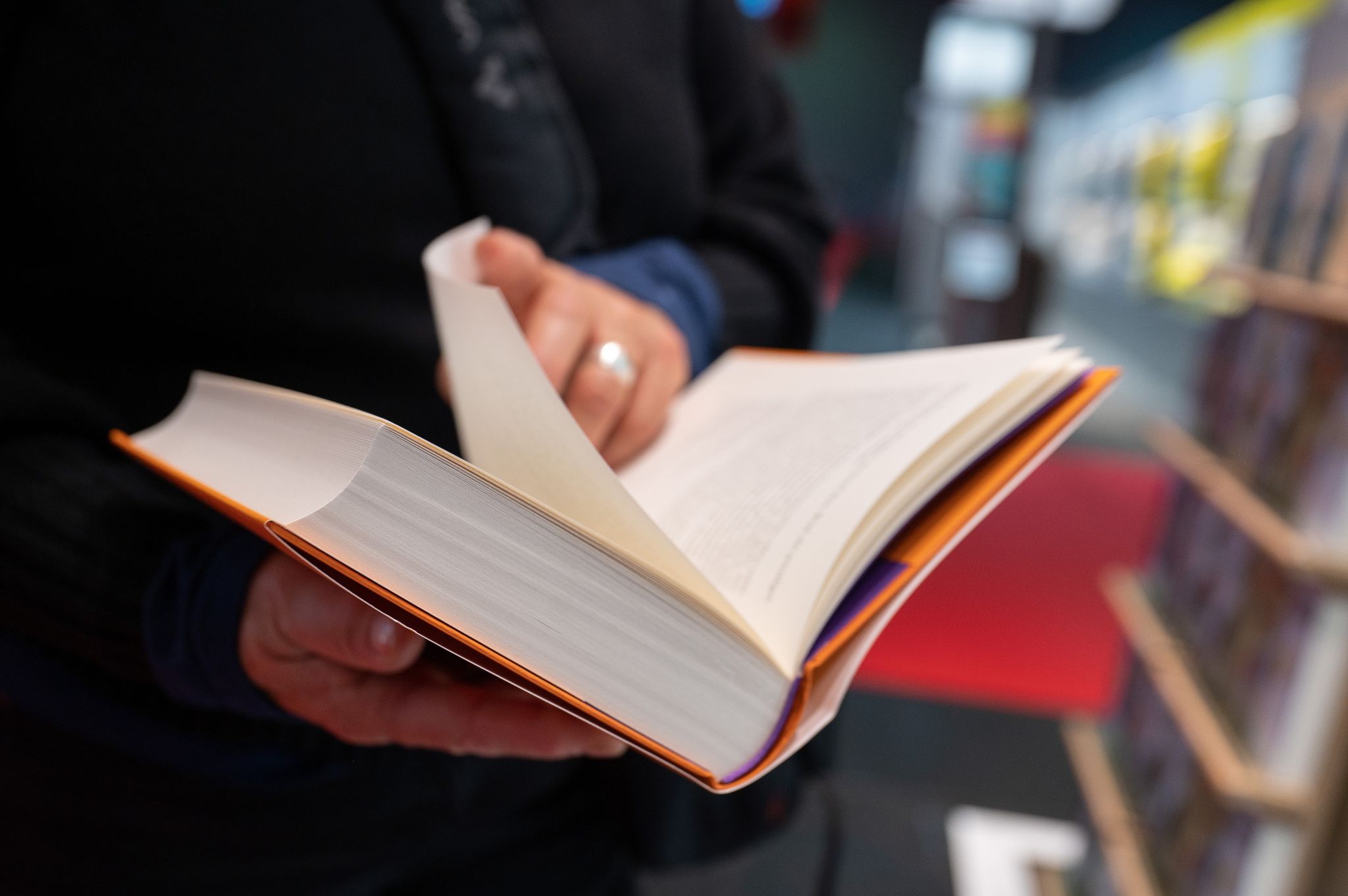 Problem Papiermangel: Wie die Buchbranche reagiert