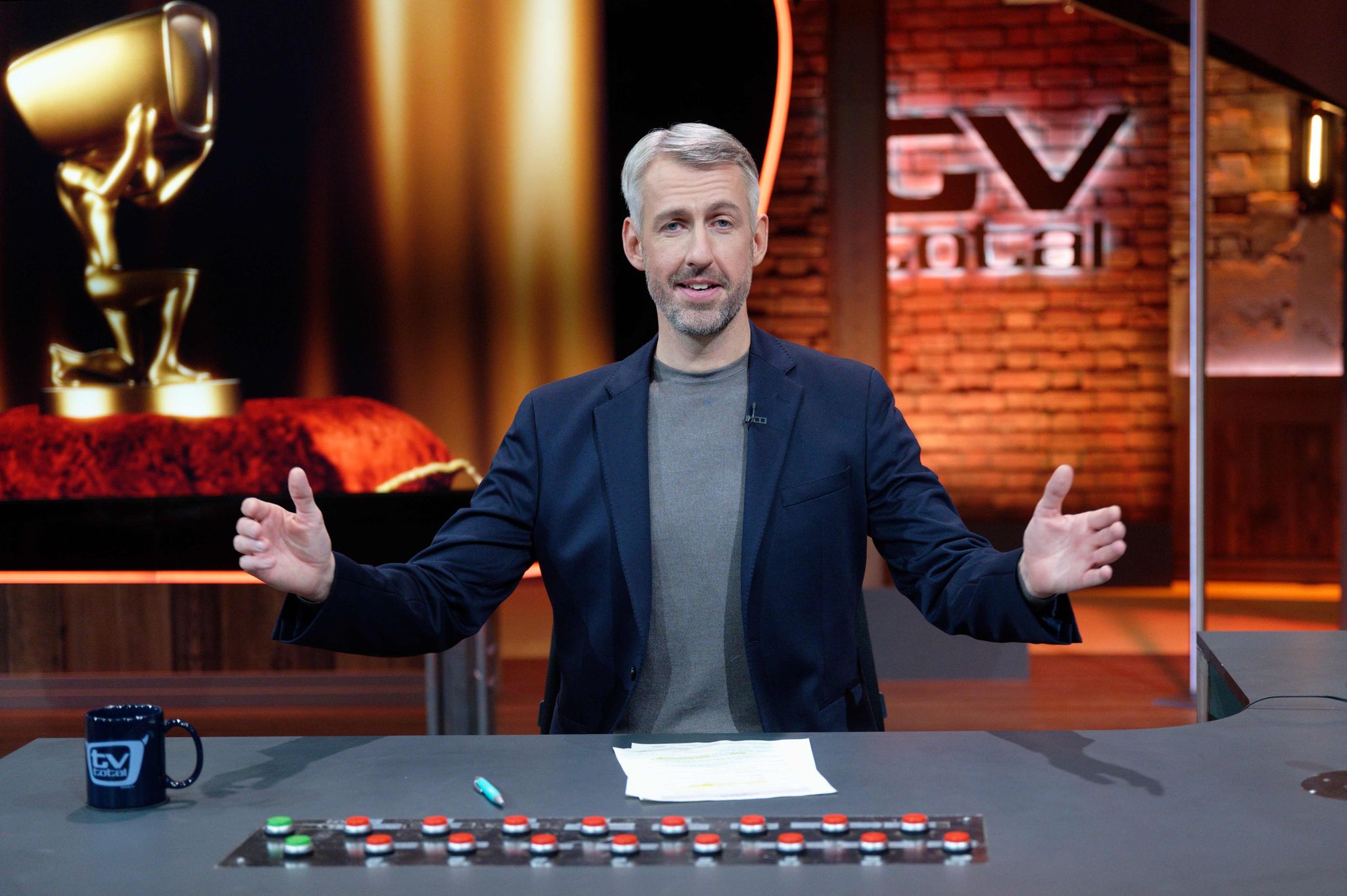Pufpaff am Knopf: «TV total» kehrt mit Topquote zurück