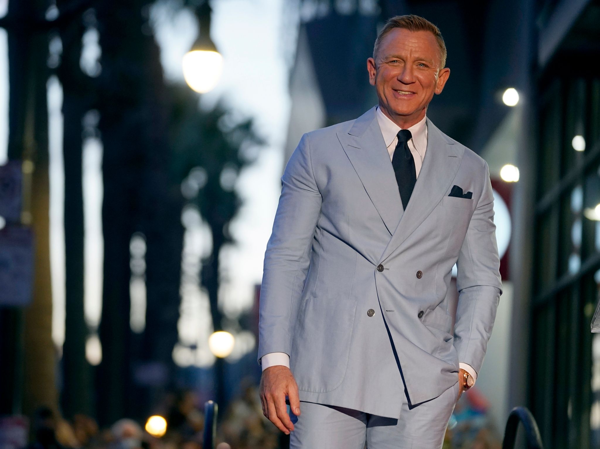 Royale Ehren für Spendensammler Daniel Craig