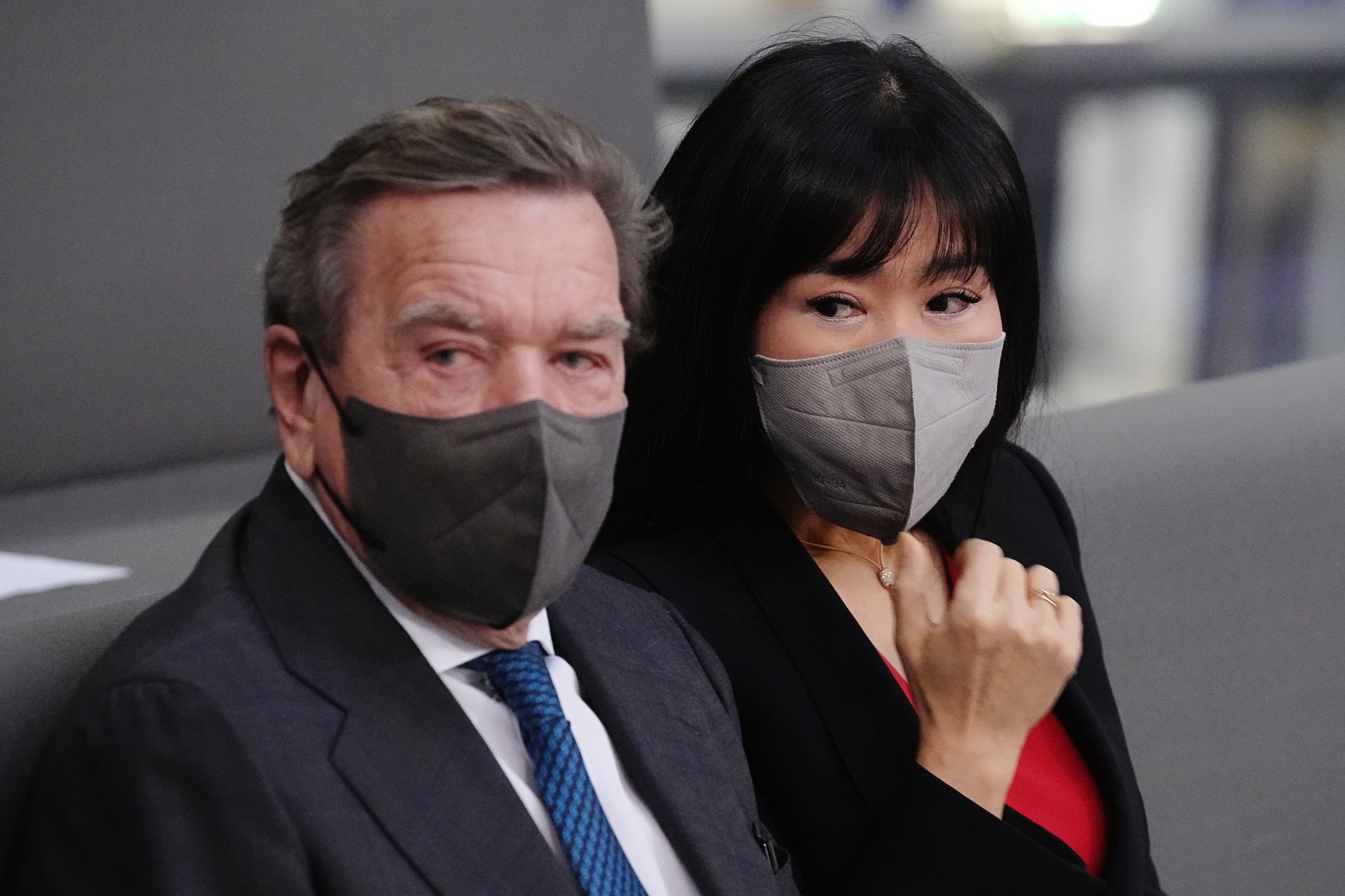 Altkanzler Schröder und Ehefrau mit Coronavirus infiziert