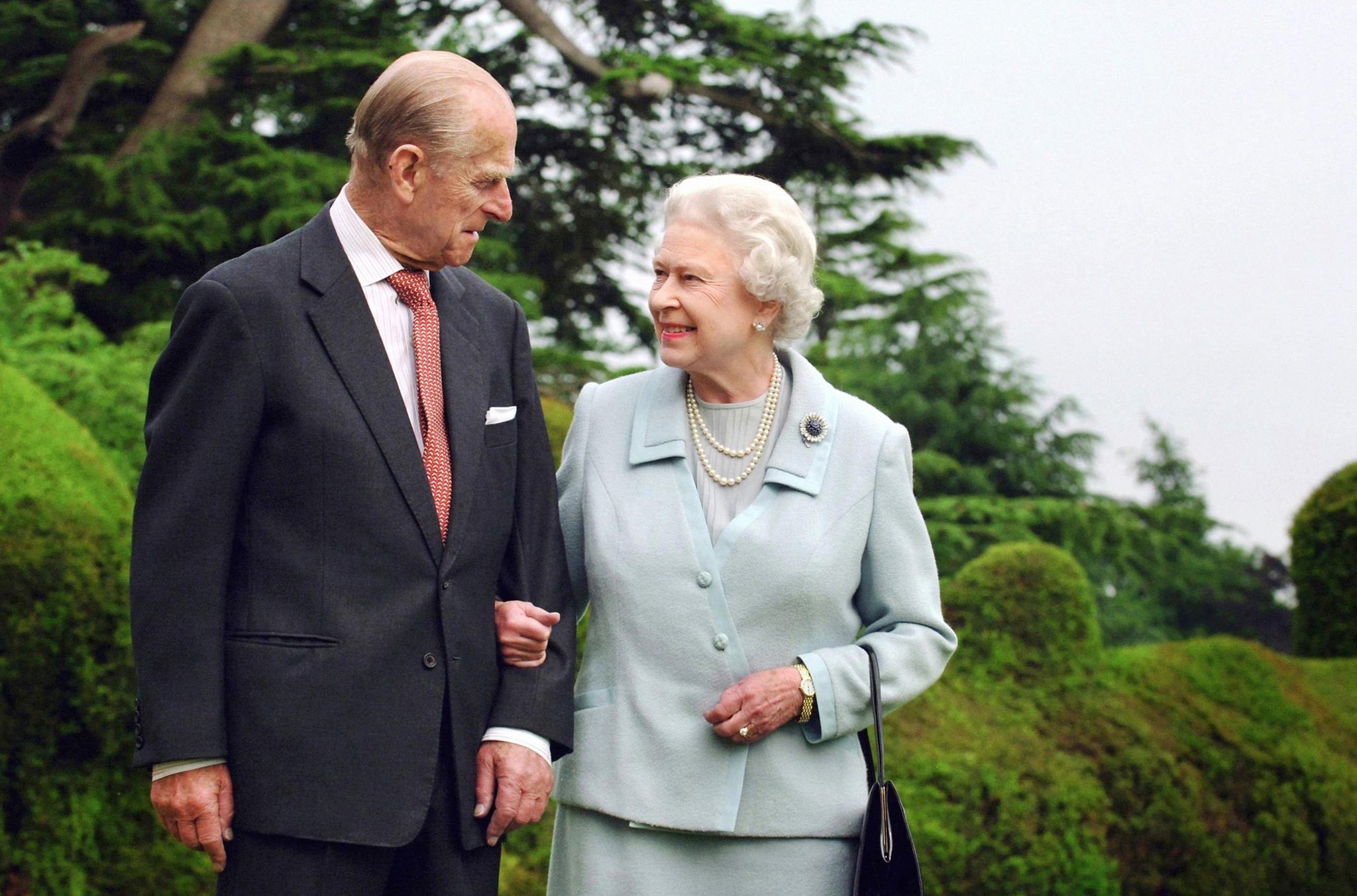 Ein Jahr ohne Prinz Philip: Wie nah ist Andrew der Queen?