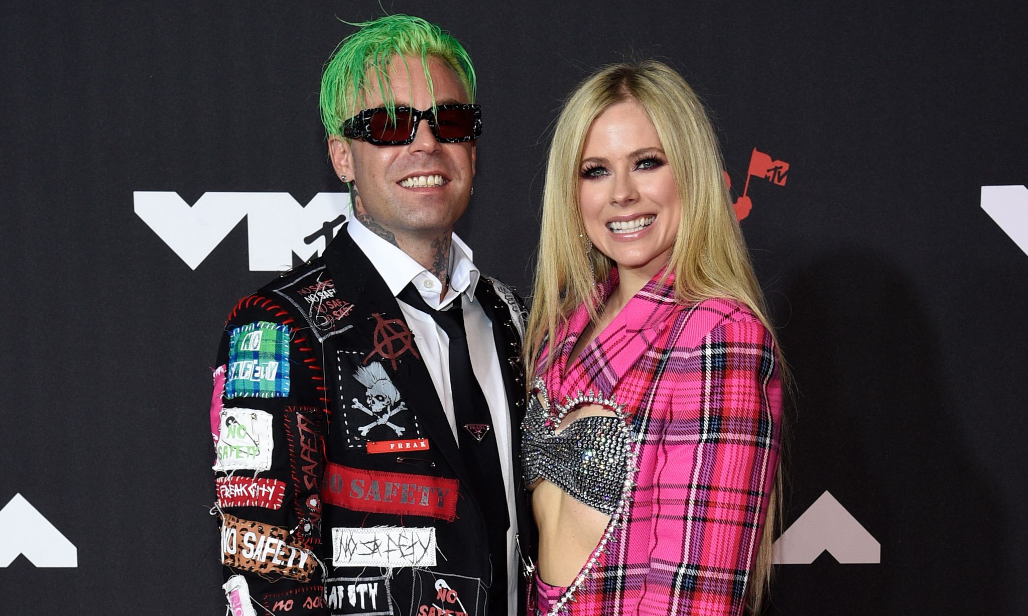 Avril Lavigne gibt Verlobung bekannt