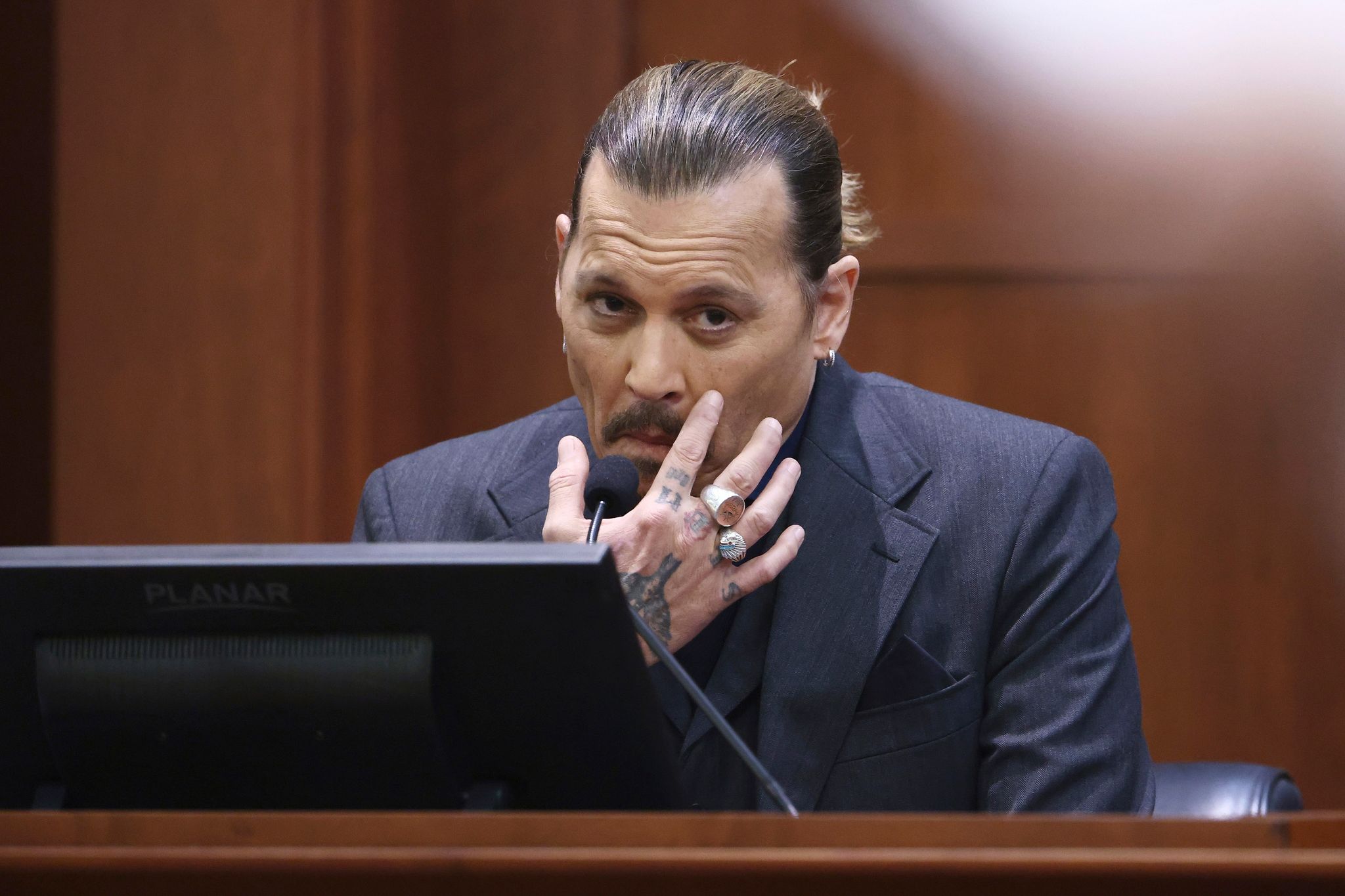 Drogen und Gewalt? Johnny Depp im Kreuzverhör