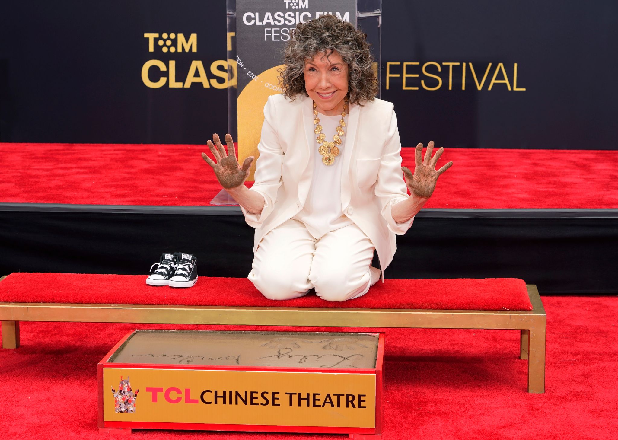 Lily Tomlin mit Handabdruck in Hollywood verewigt