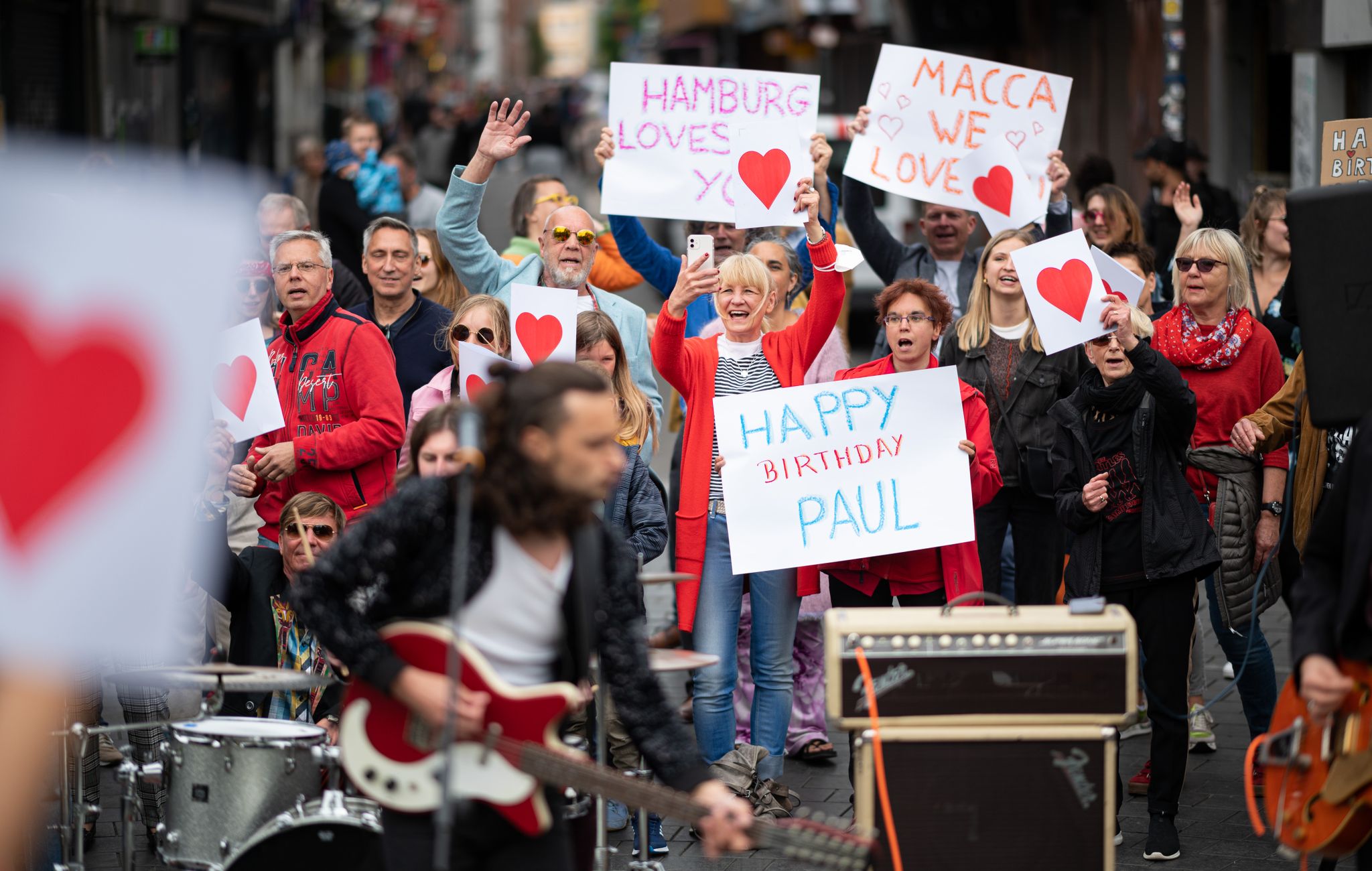 Flashmob-Video zum Geburtstag von Paul McCartney