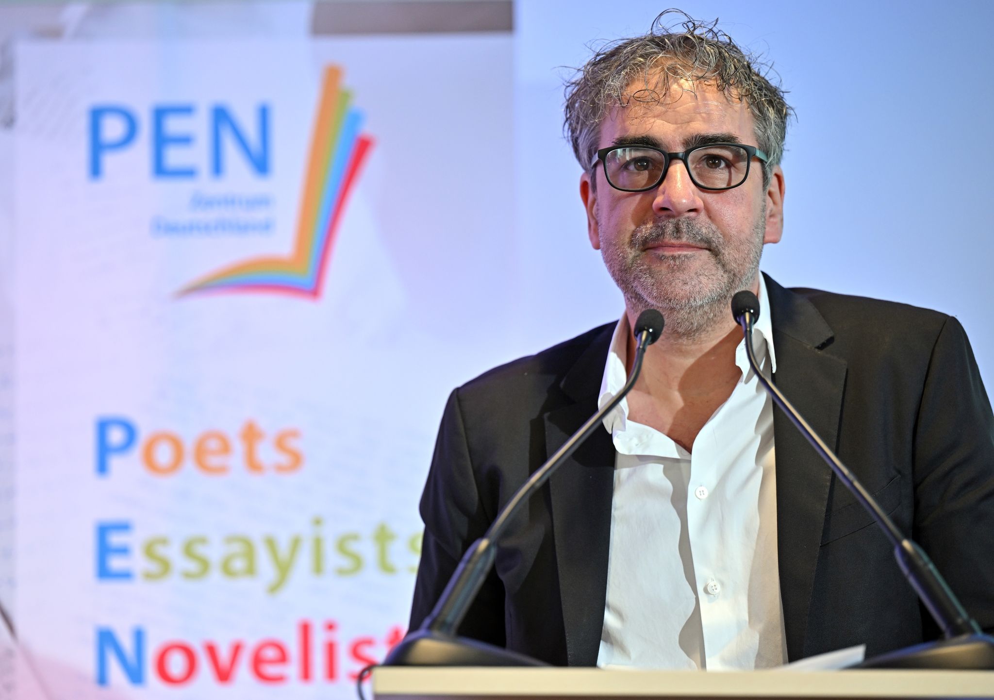 Eklat im PEN – Präsident Yücel schmeißt überraschend hin