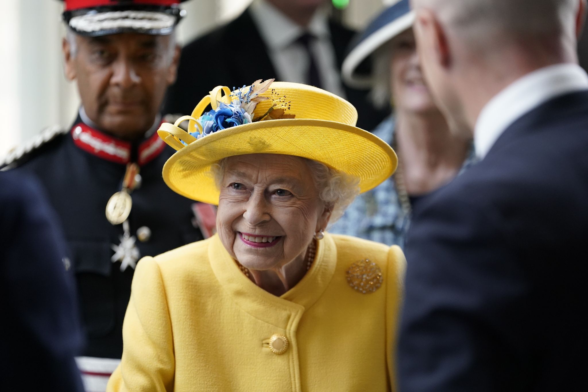 Queen besucht neue Elizabeth-Linie in London