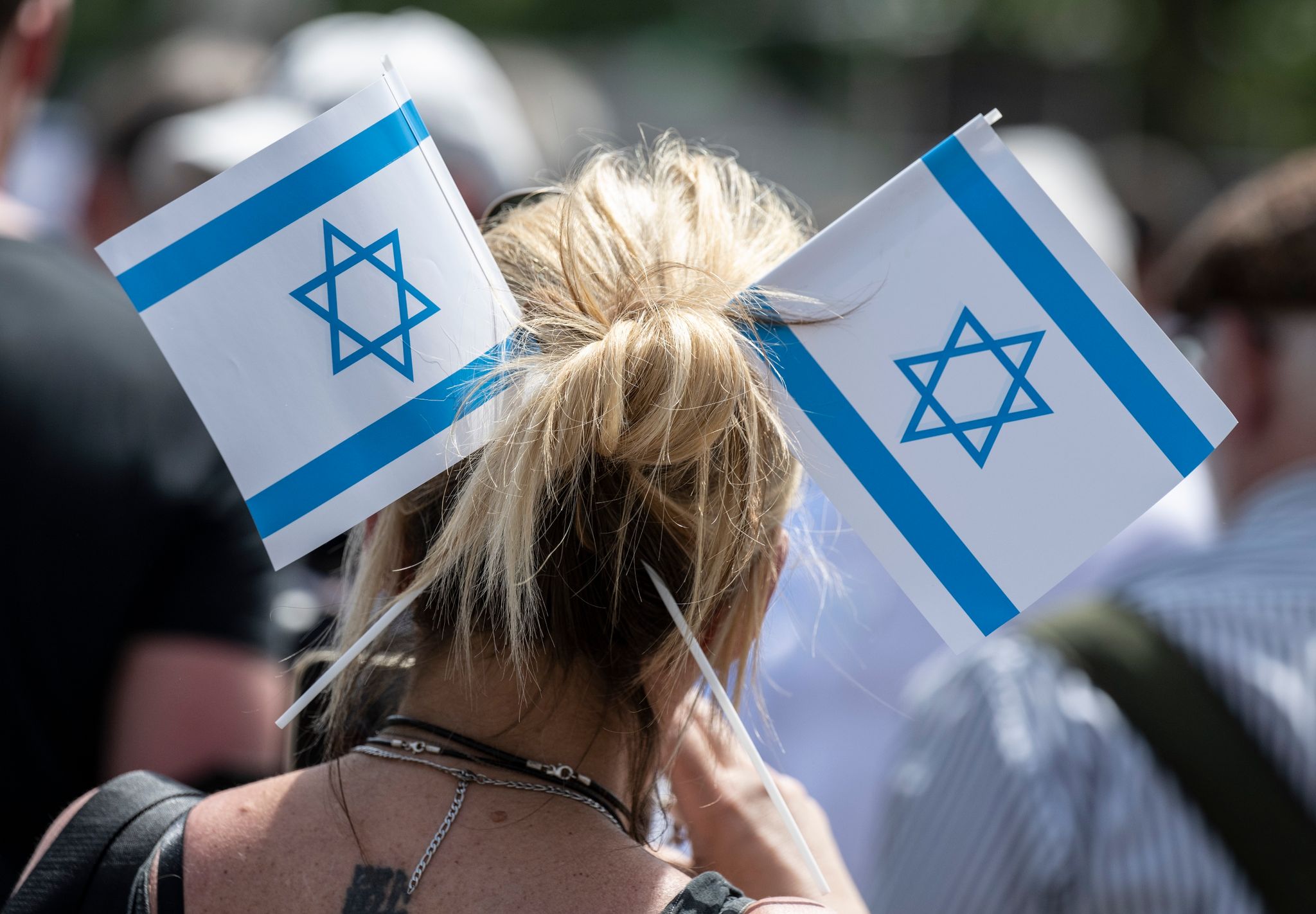 Kunstfreiheit und Antisemitismus-Streit – documenta eröffnet