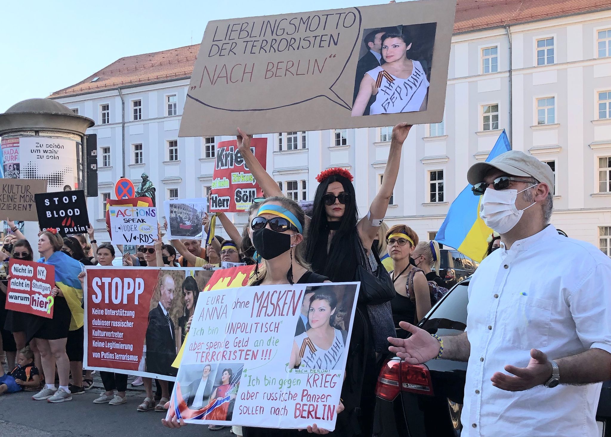 Anna Netrebko singt in Regensburg und sorgt für Proteste