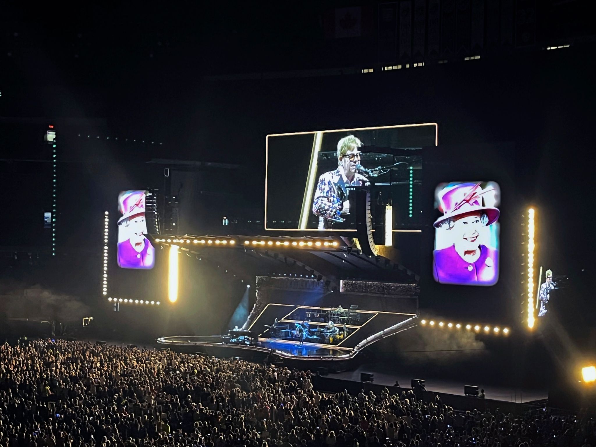 Elton John singt für die Queen – Sting hat geweint