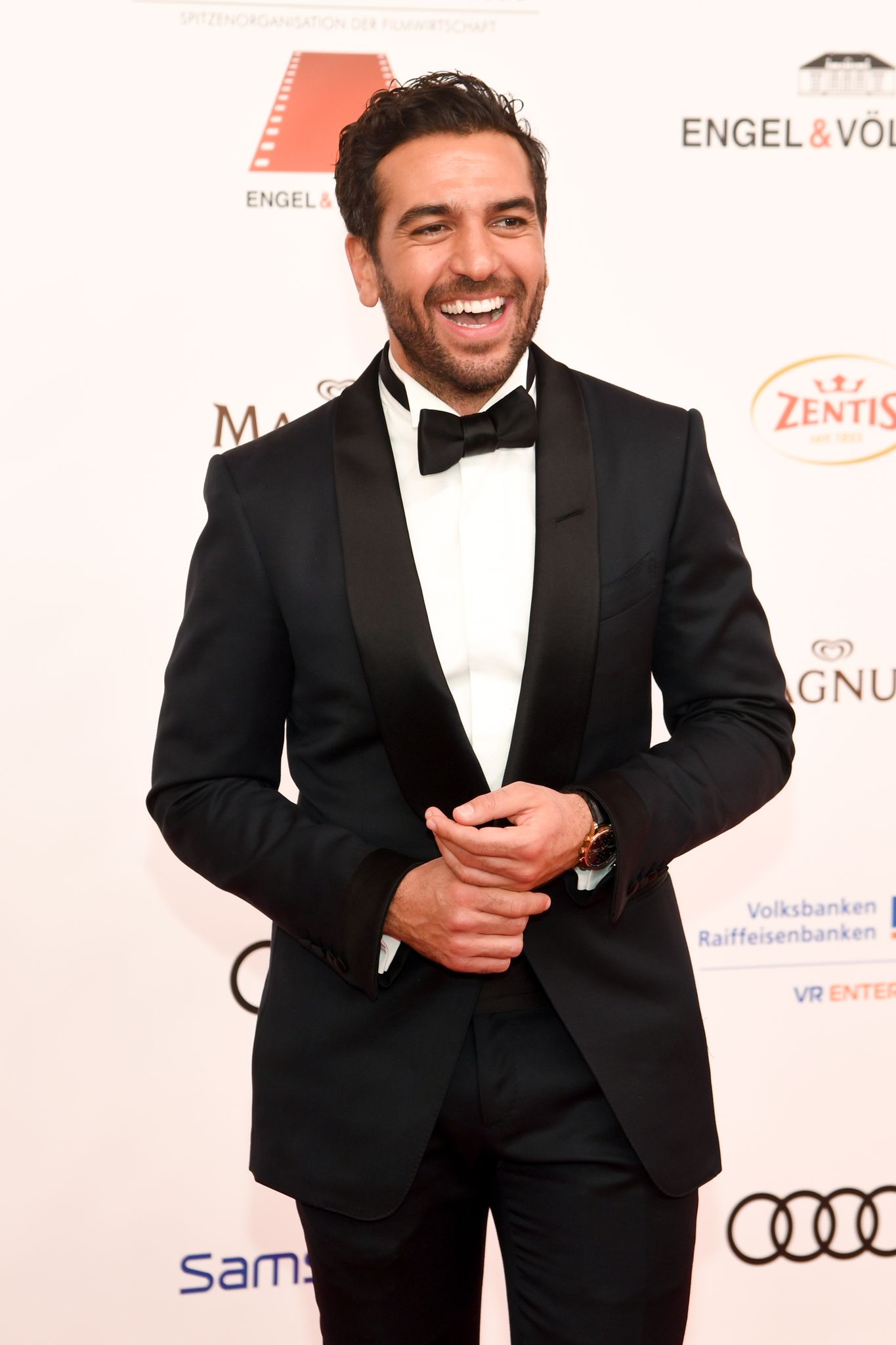 «It’s official» – Elyas M’Barek teilt Hochzeitsfoto