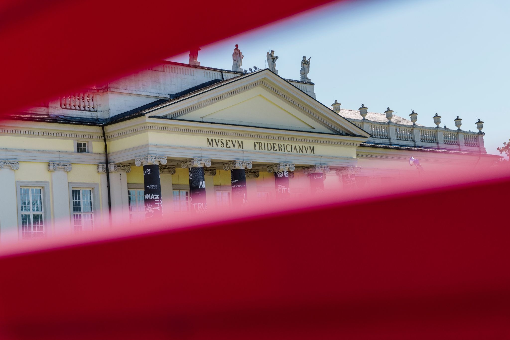 Rückendeckung und Kritik für umstrittene documenta-Kuratoren