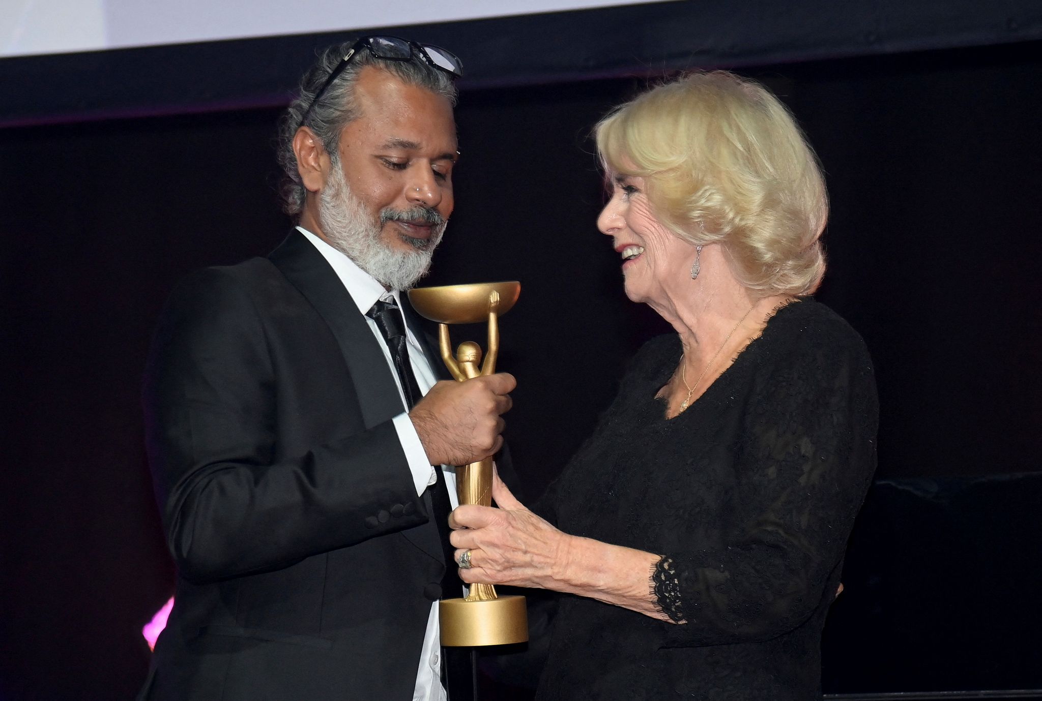 Autor Shehan Karunatilaka gewinnt Booker-Literaturpreis