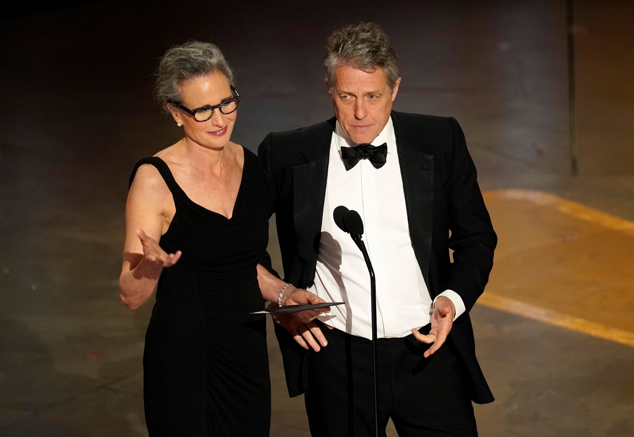 Hugh Grant sorgt mit Oscar-Interview für Spott