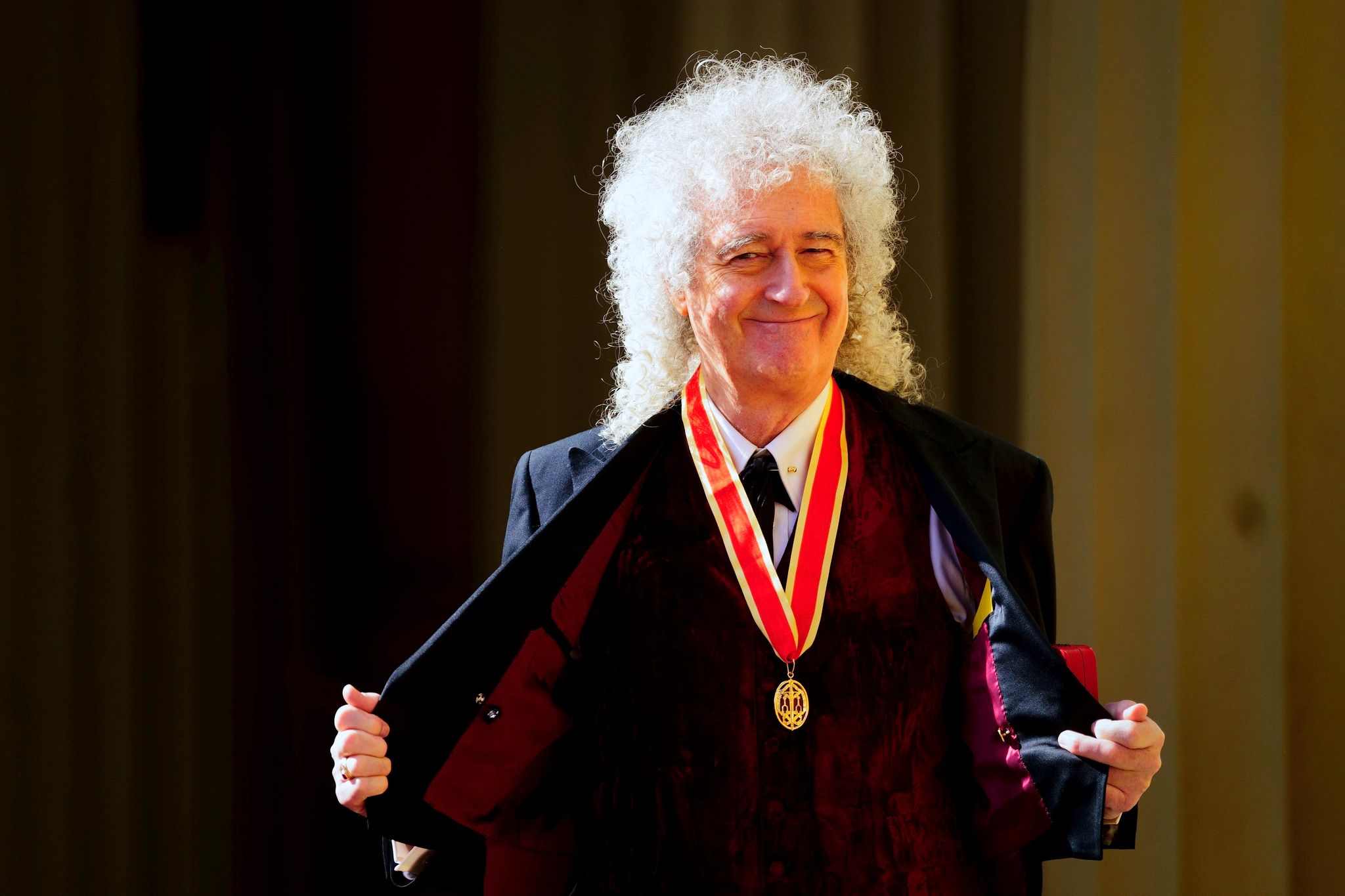 Queen-Gitarrist Brian May erhält Ritterschlag
