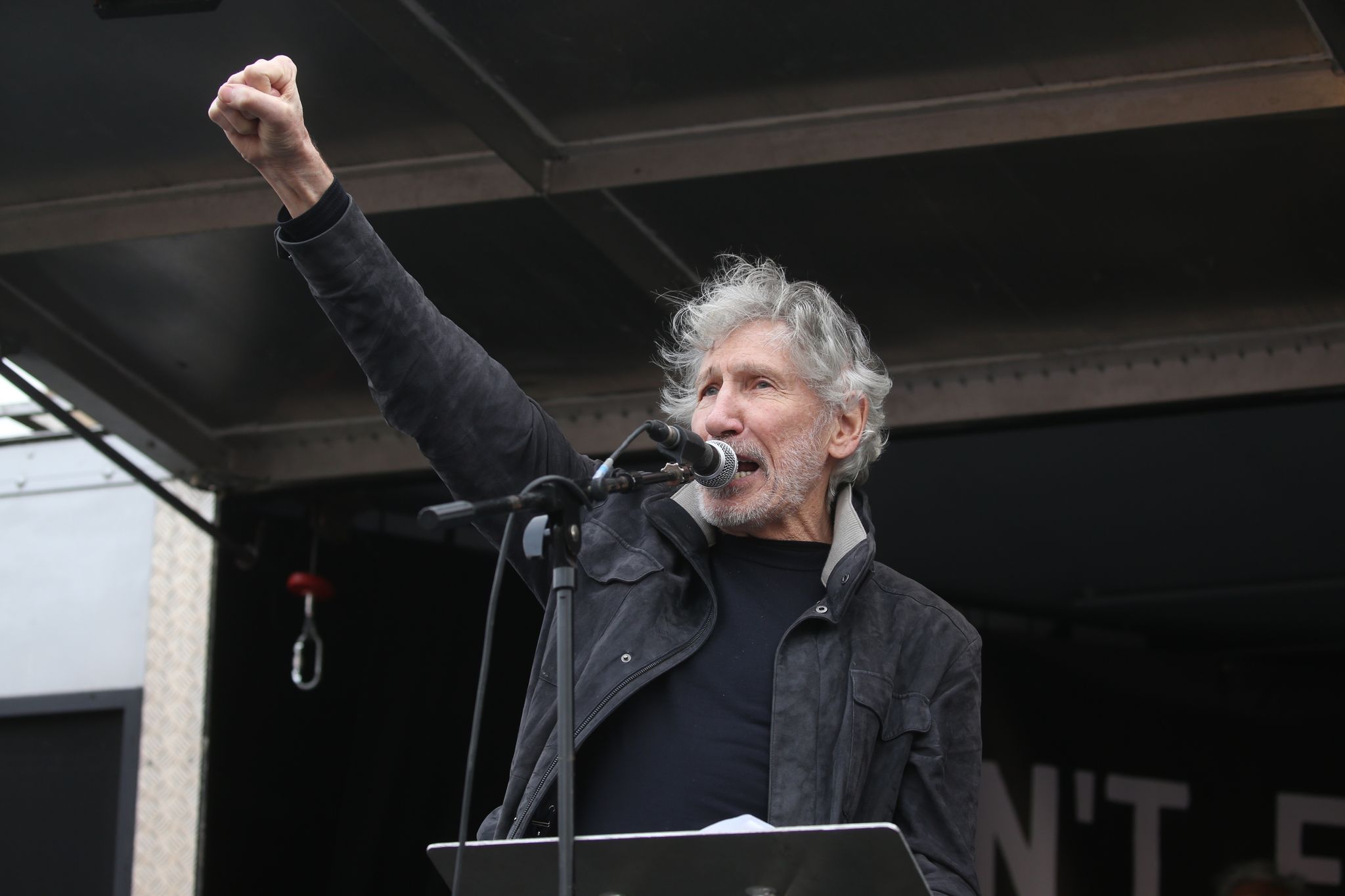 Roger Waters geht gegen geplante Konzertabsagen vor