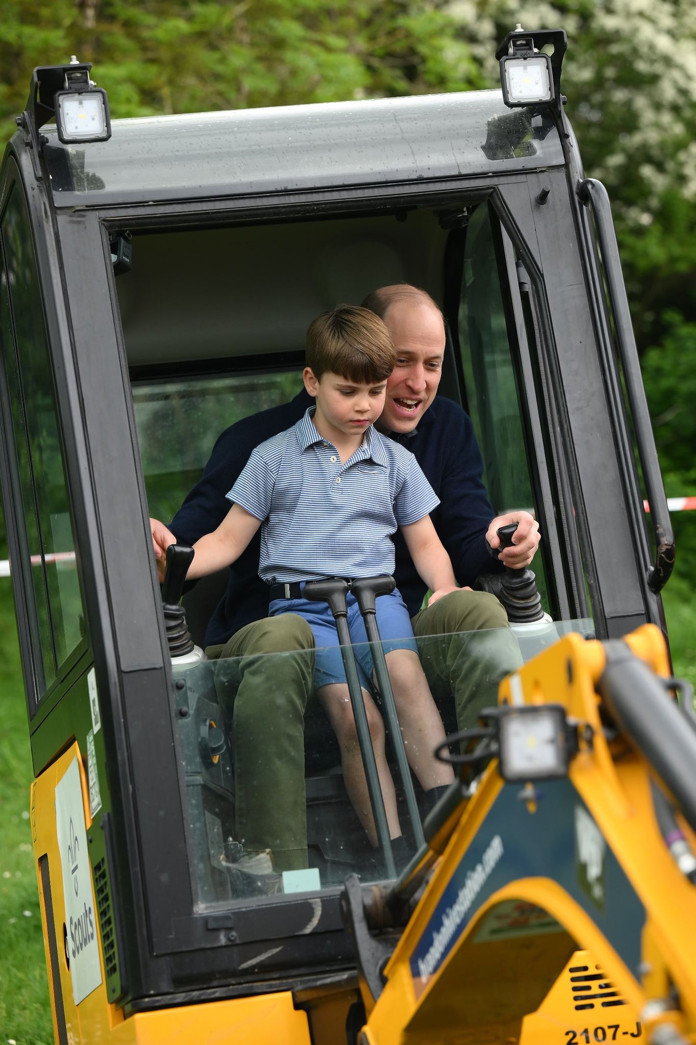 Kinder von William und Kate packen mit an