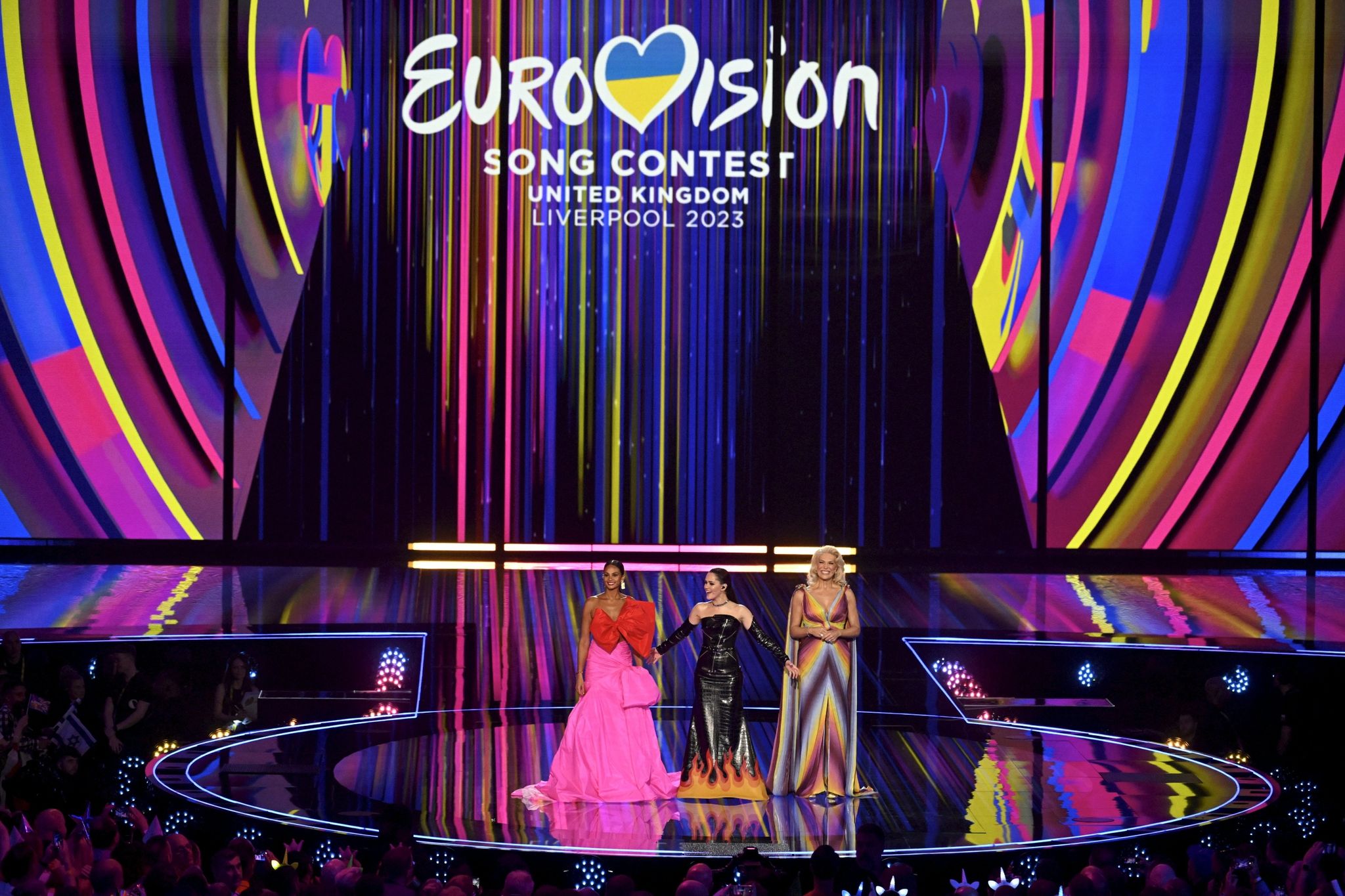 Elton verkündet Punkte deutscher Jury im Eurovision-Finale