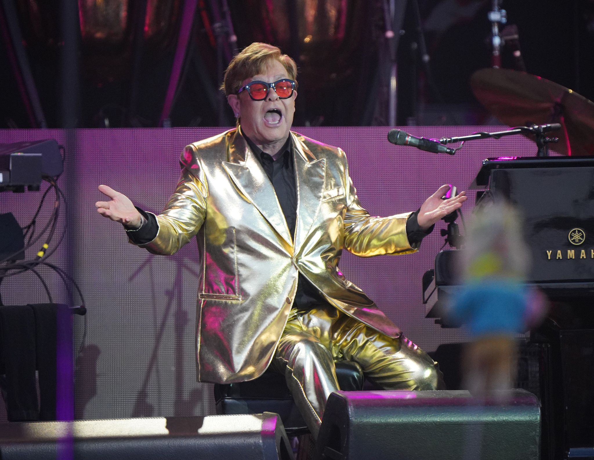 Elton John lässt sich in Glastonbury feiern