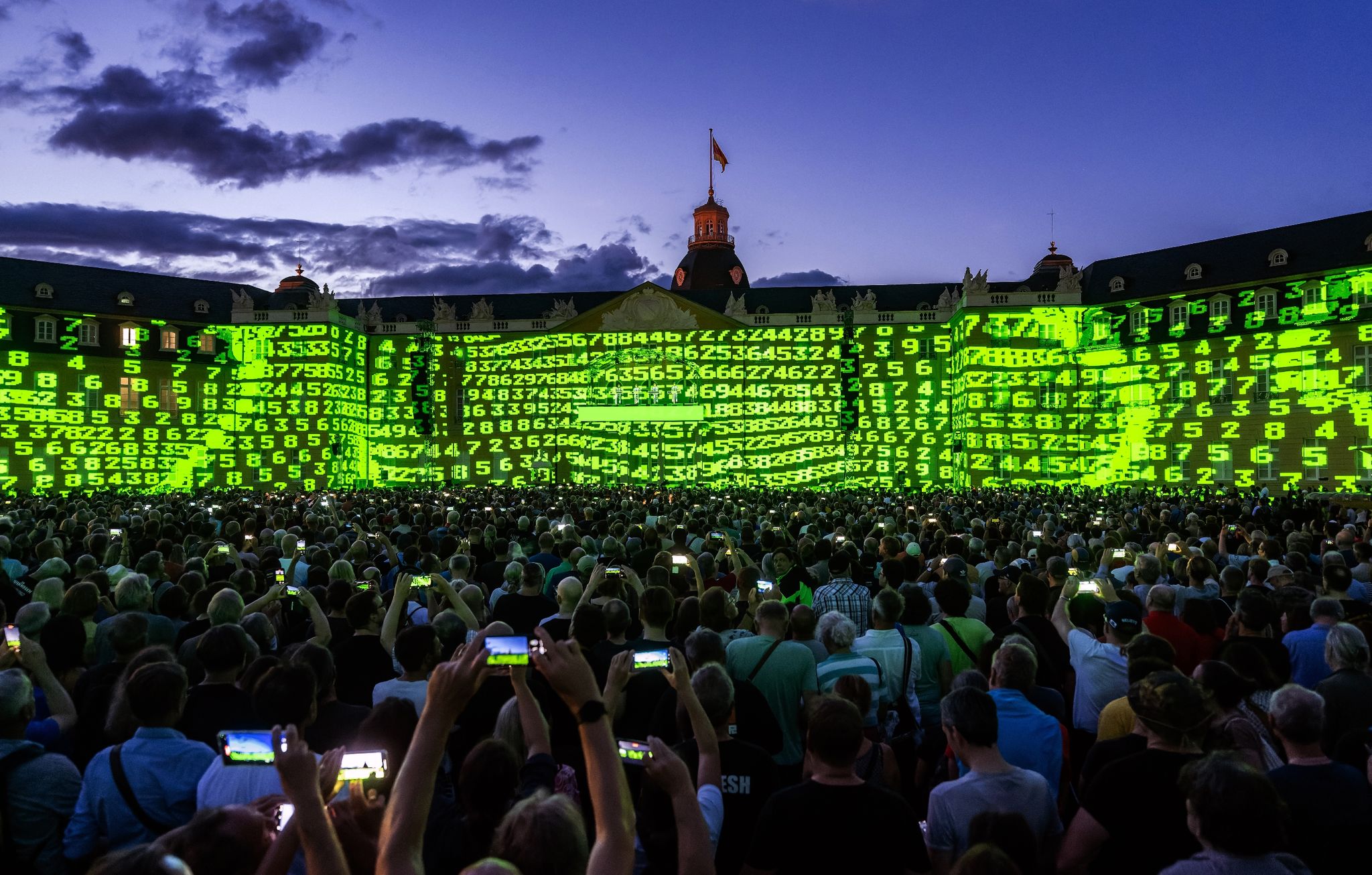 Computerwelt trifft Barockschloss – Kraftwerk in Karlsruhe