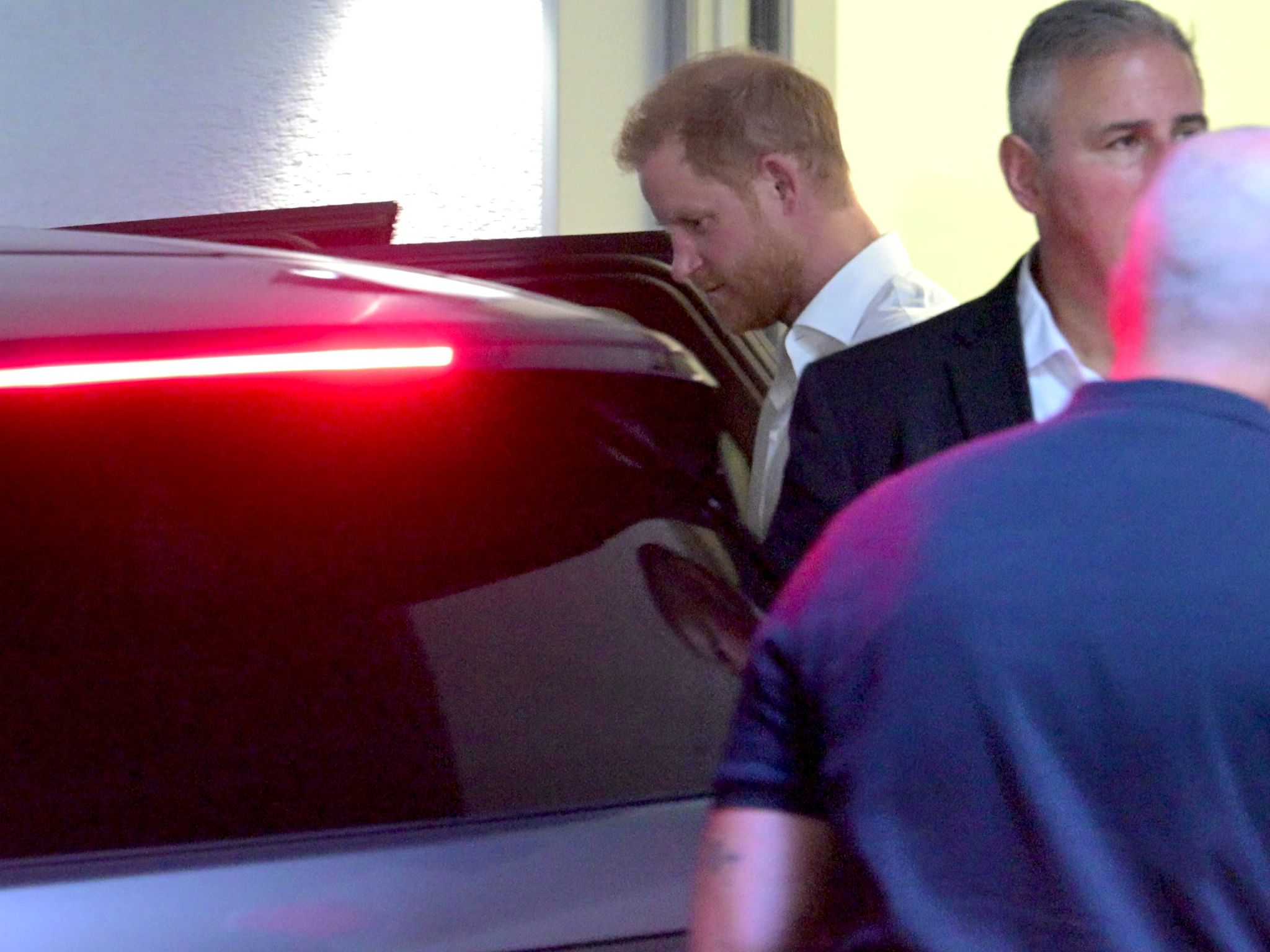 Verblasster Zauber – Prinz Harry zurück in Düsseldorf