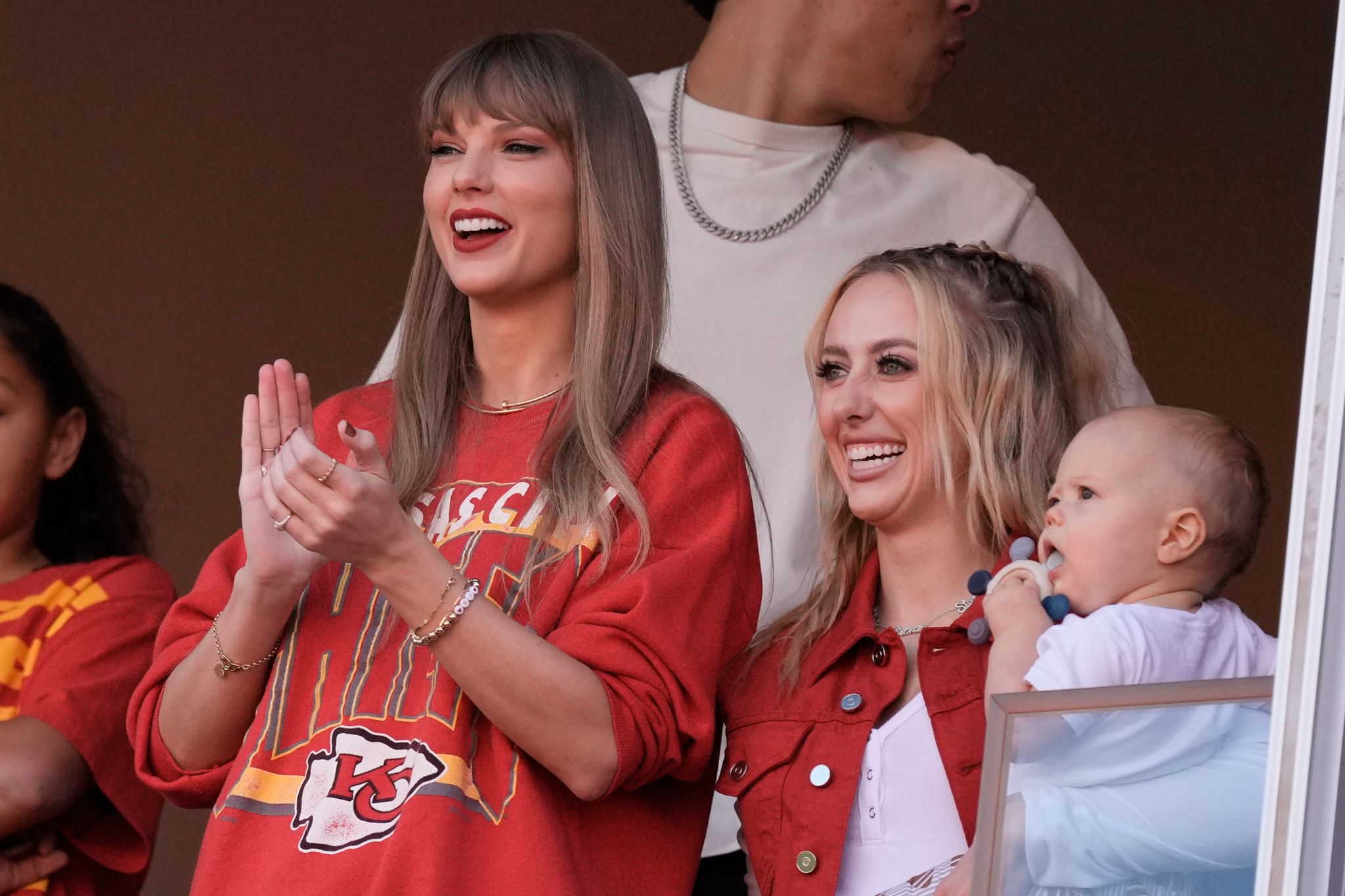 Freundschaftsband und Choreo: Swift wieder bei den Chiefs