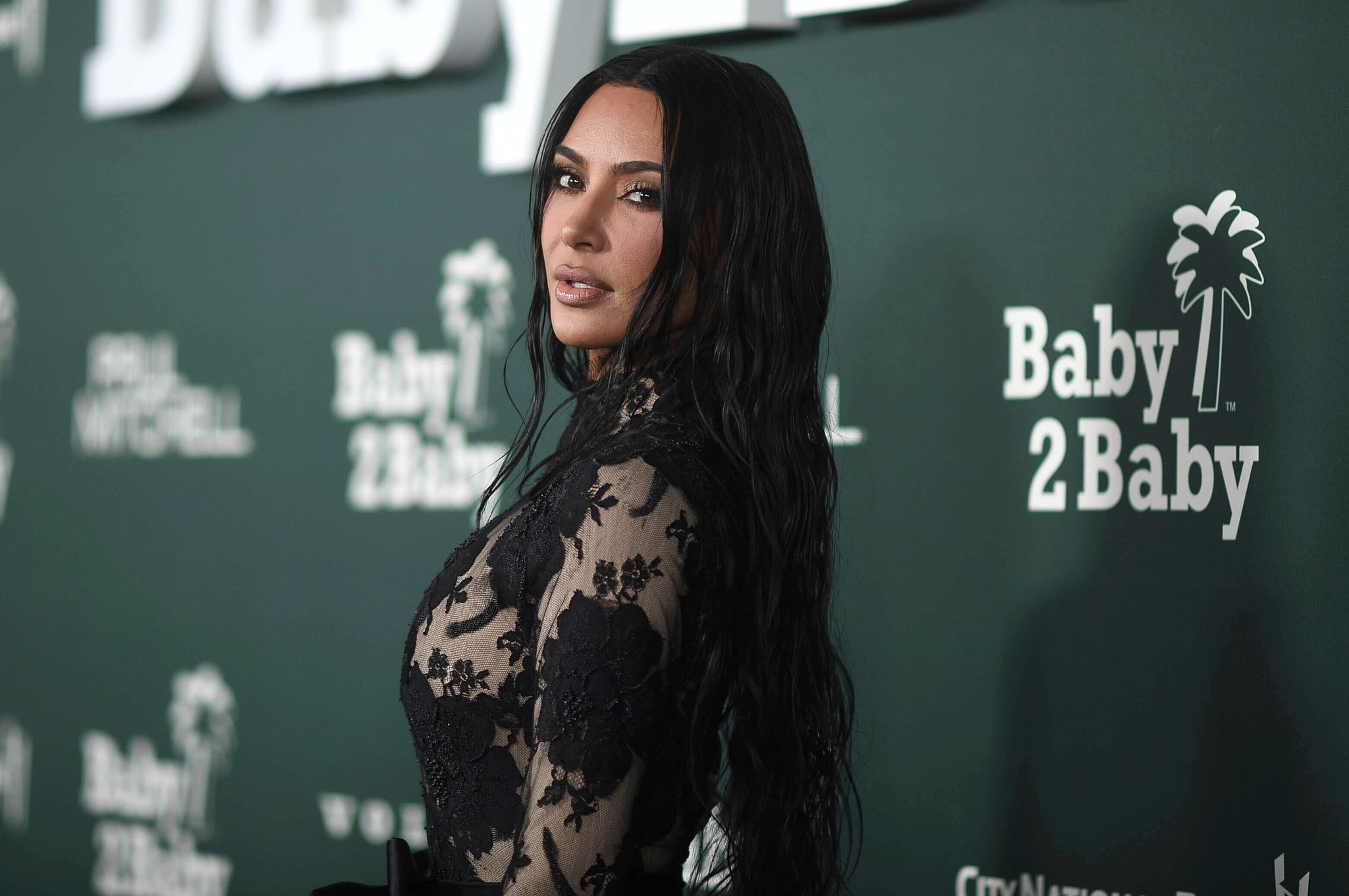 Kim Kardashian sucht eine Tennislehrerin