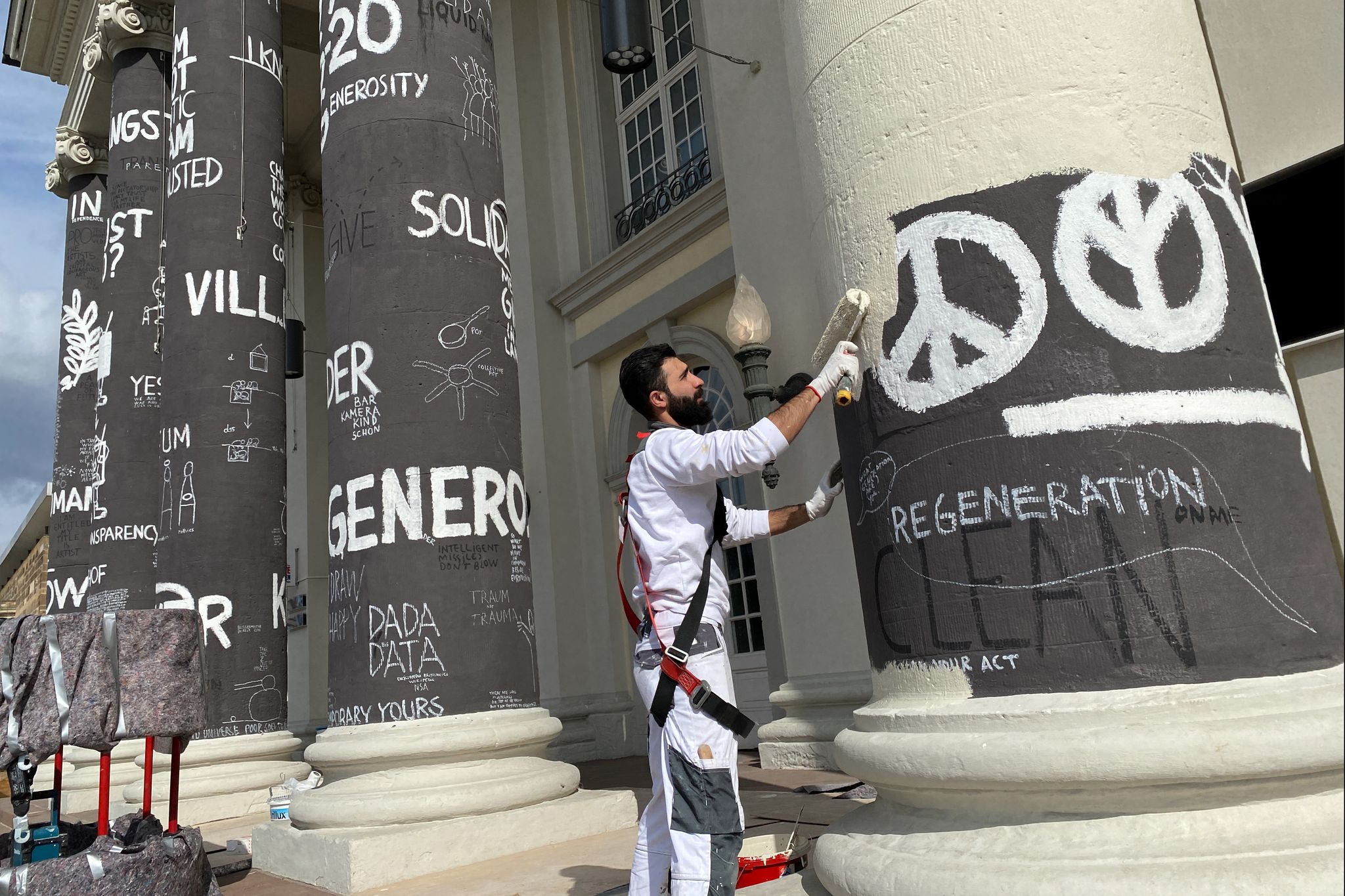 «Scherbenhaufen»: Erneut Ärger um die documenta