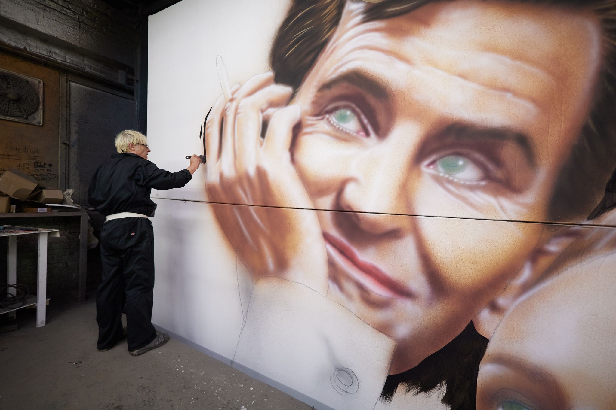 «Abstrakter und poppiger»: Künstler malt Filmplakate
