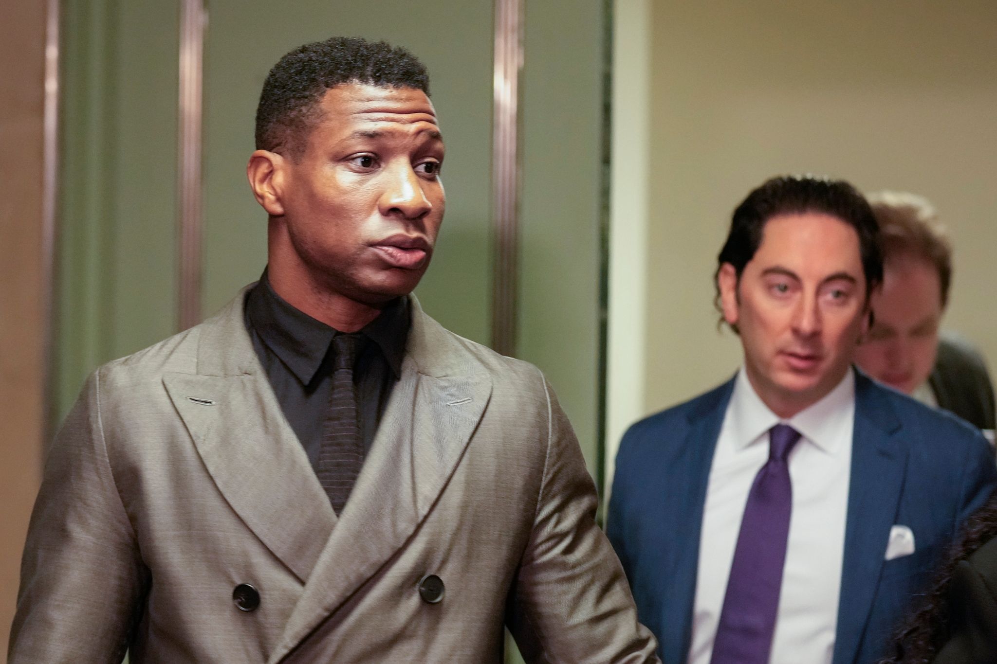 Jonathan Majors teilweise schuldig gesprochen