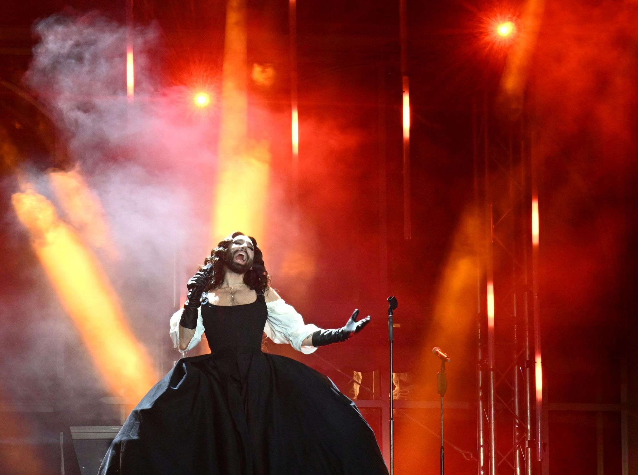 Jodler, Nackte und Conchita eröffnen Kulturhauptstadt-Jahr