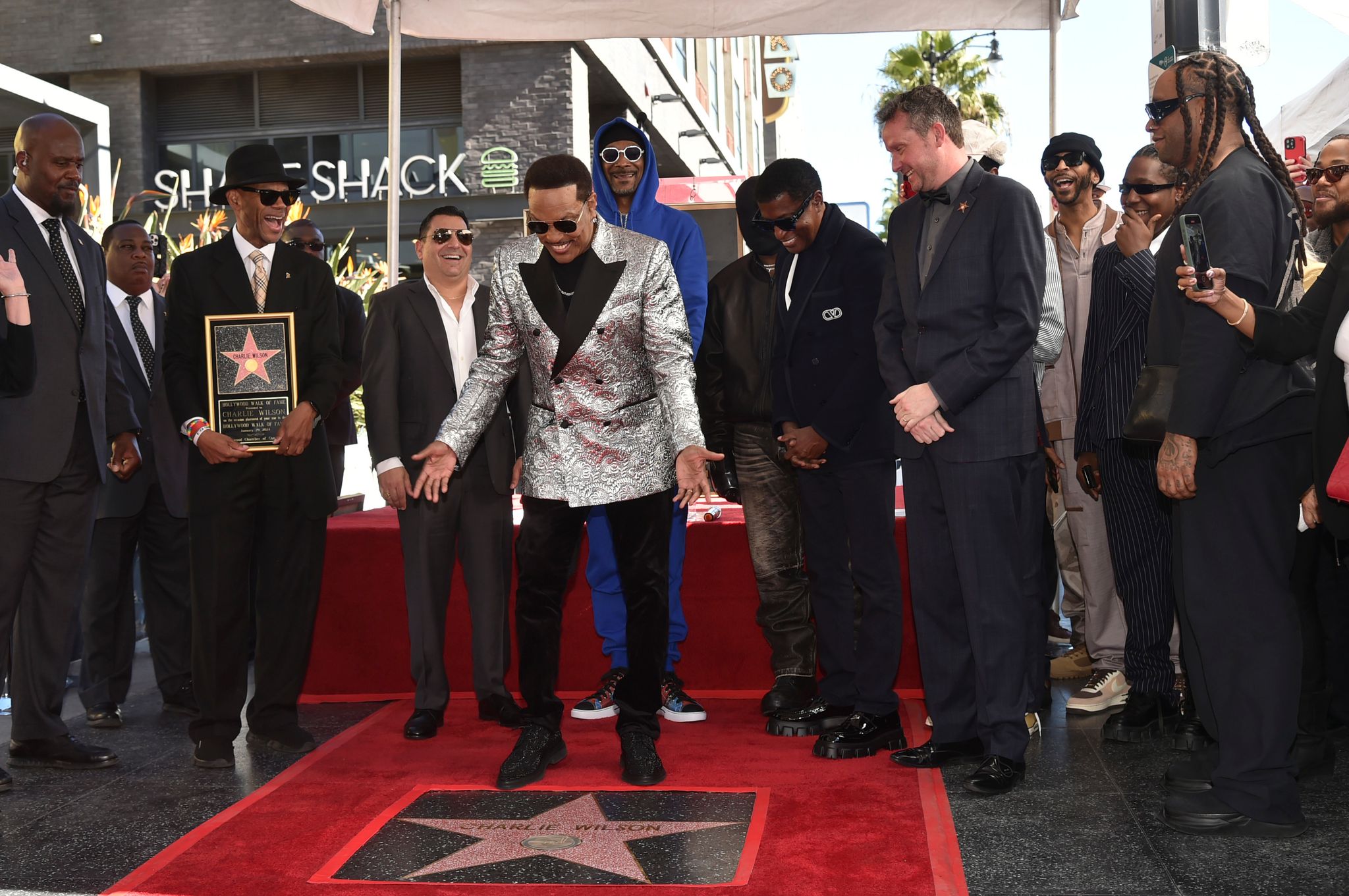 Charlie Wilson enthüllt Hollywood-Stern – Snoop Dogg dabei