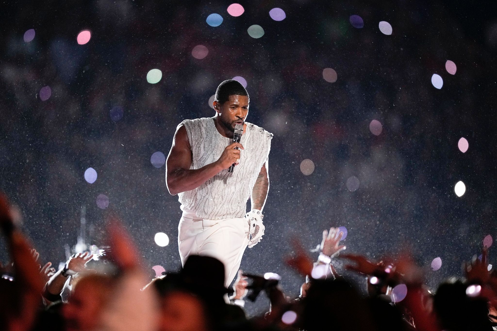 Super Bowl: Usher singt mit Überraschungsgästen