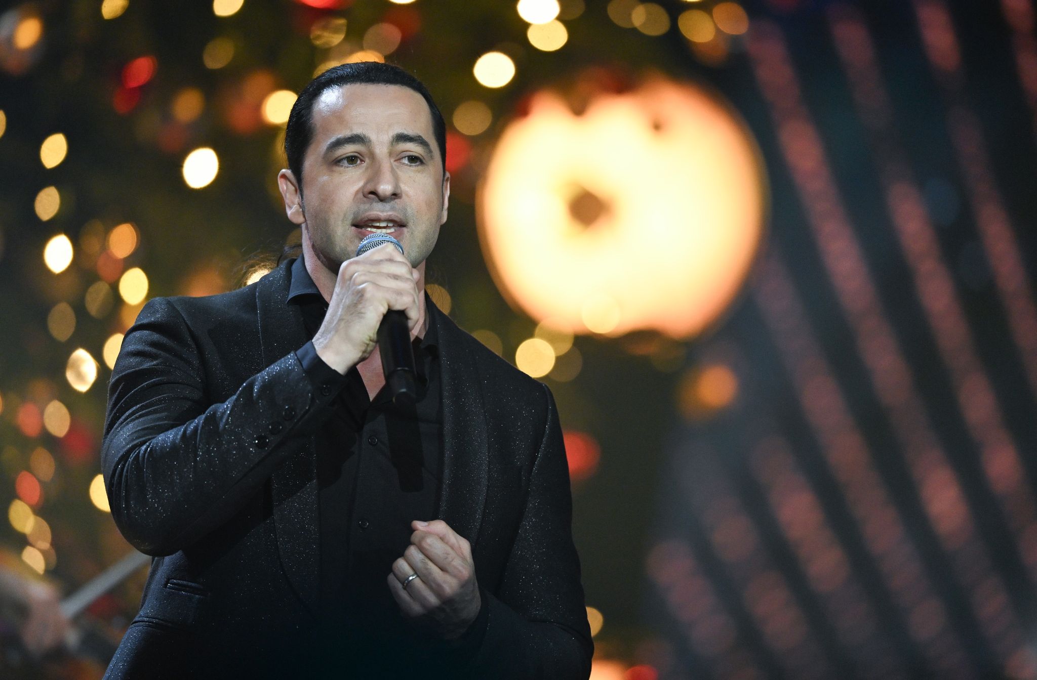 Bülent Ceylan singt Rocklieder mit Botschaft