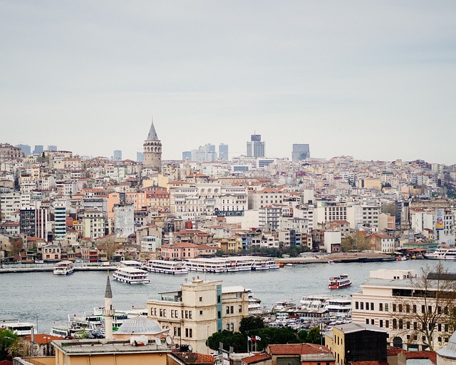 Prominent Figures Experience Istanbul Earthquake